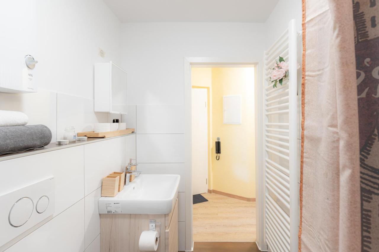 - Magical Harry Potter Apartment In Duisburg - 2 Mins Central Station Hbf - Kingsize Bed & Netflix - Eksteriør billede