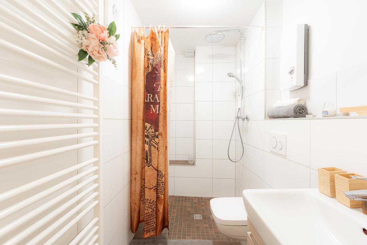 - Magical Harry Potter Apartment In Duisburg - 2 Mins Central Station Hbf - Kingsize Bed & Netflix - Eksteriør billede