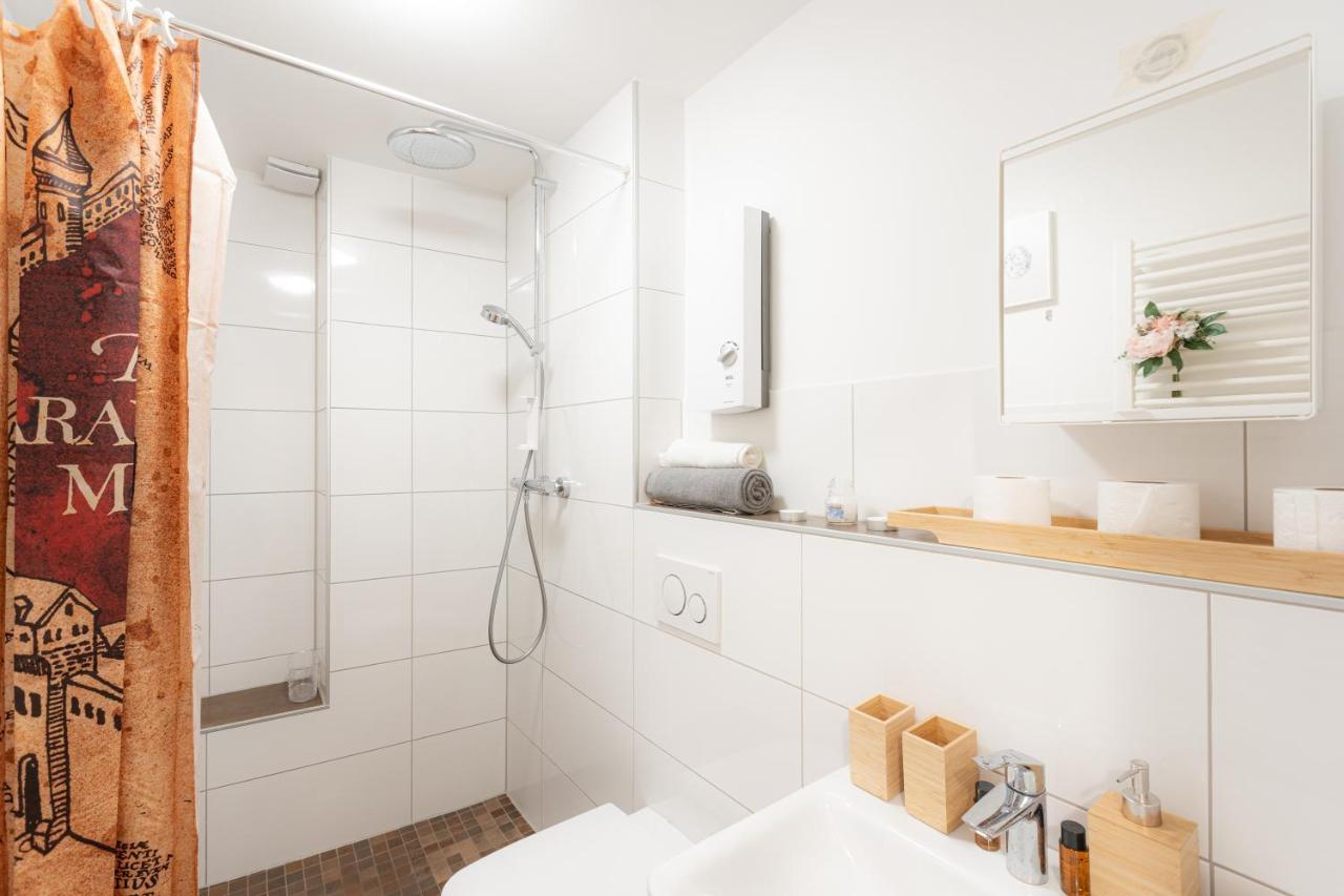 - Magical Harry Potter Apartment In Duisburg - 2 Mins Central Station Hbf - Kingsize Bed & Netflix - Eksteriør billede