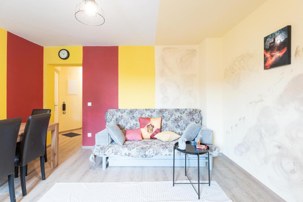 - Magical Harry Potter Apartment In Duisburg - 2 Mins Central Station Hbf - Kingsize Bed & Netflix - Eksteriør billede
